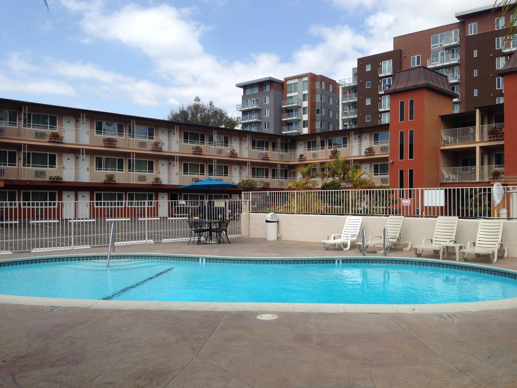 Days Inn Harbor View San Diego Dış mekan fotoğraf