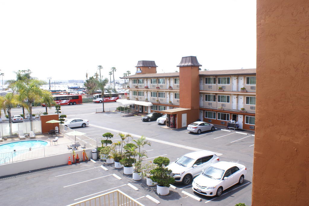 Days Inn Harbor View San Diego Dış mekan fotoğraf