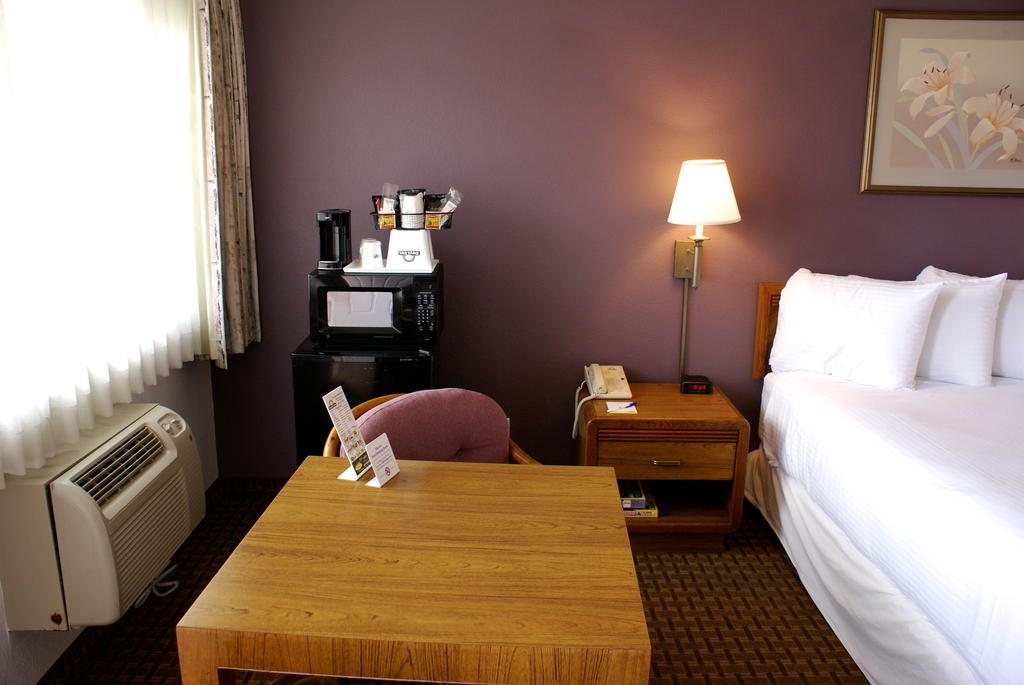 Days Inn Harbor View San Diego Dış mekan fotoğraf